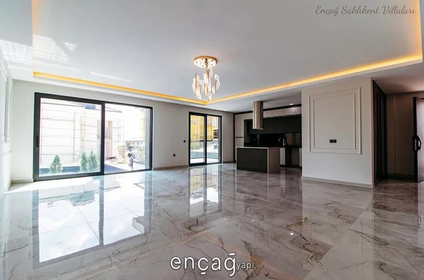 Ençağ Saklıkent villasında gün ışığı alan iç mekân